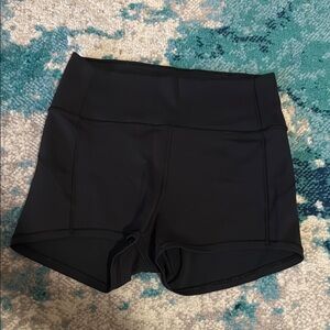 Black lululemon yoga shorts